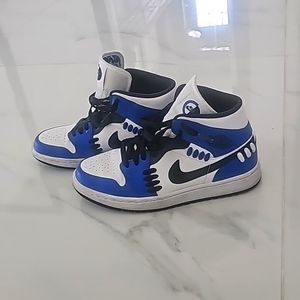 Nike 2020 Wmns Air Jordan 1 Mid 'Sisterhood 7.5 Great condition